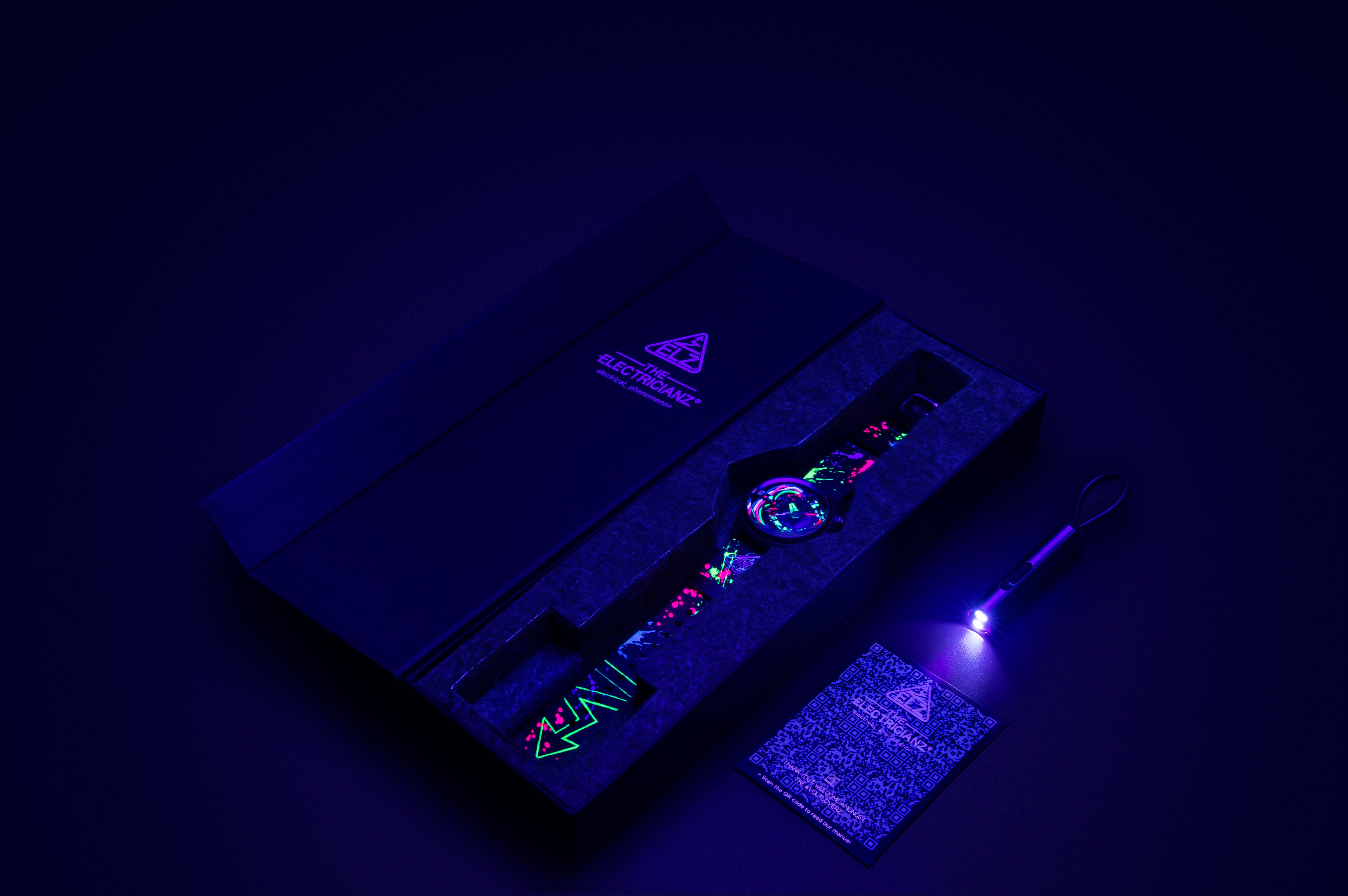 The Neon Z Black & White - ARTY EDITIONS – THE ELECTRICIANZ