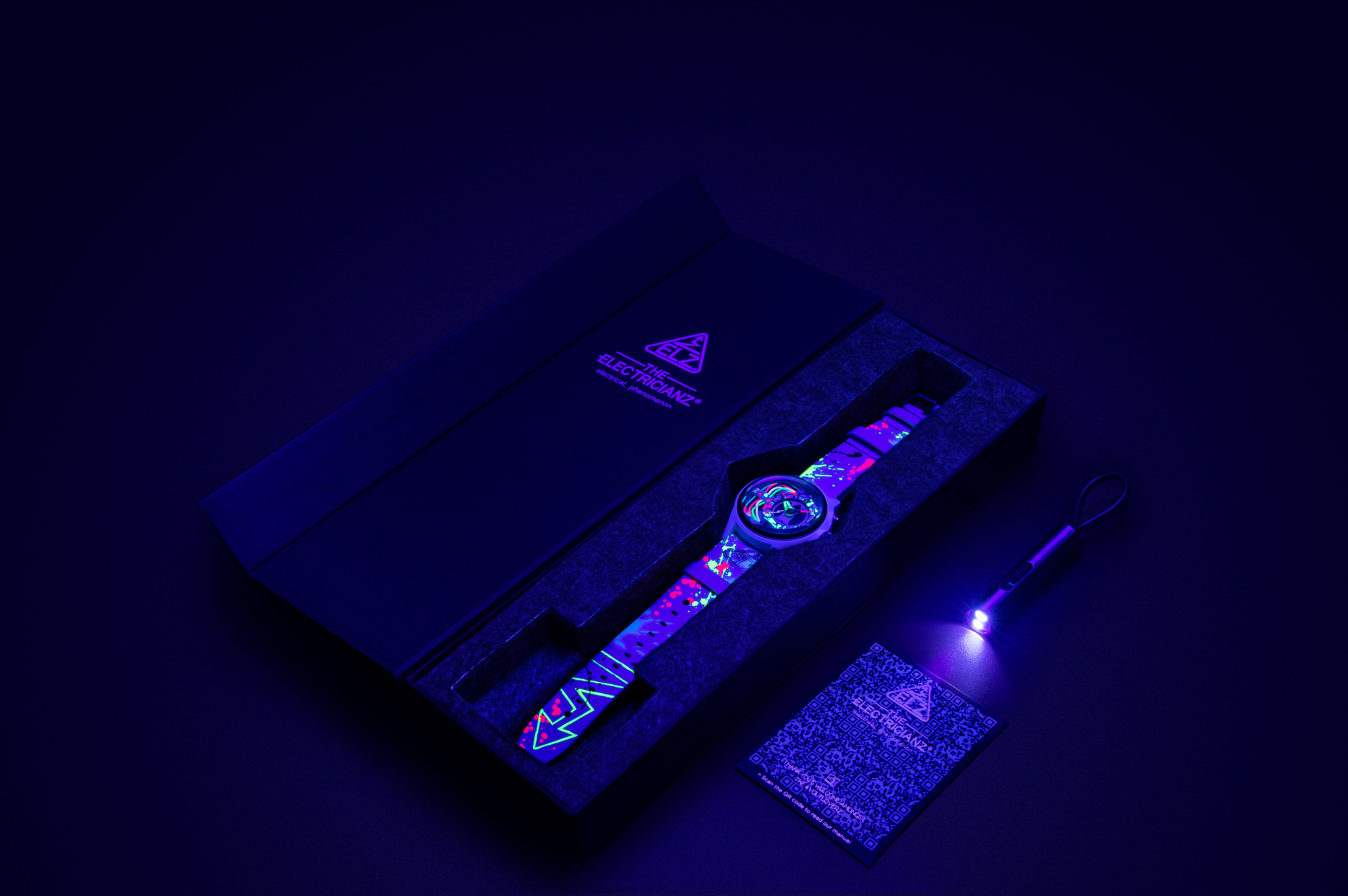 The Neon Z Black & White - ARTY EDITIONS – THE ELECTRICIANZ