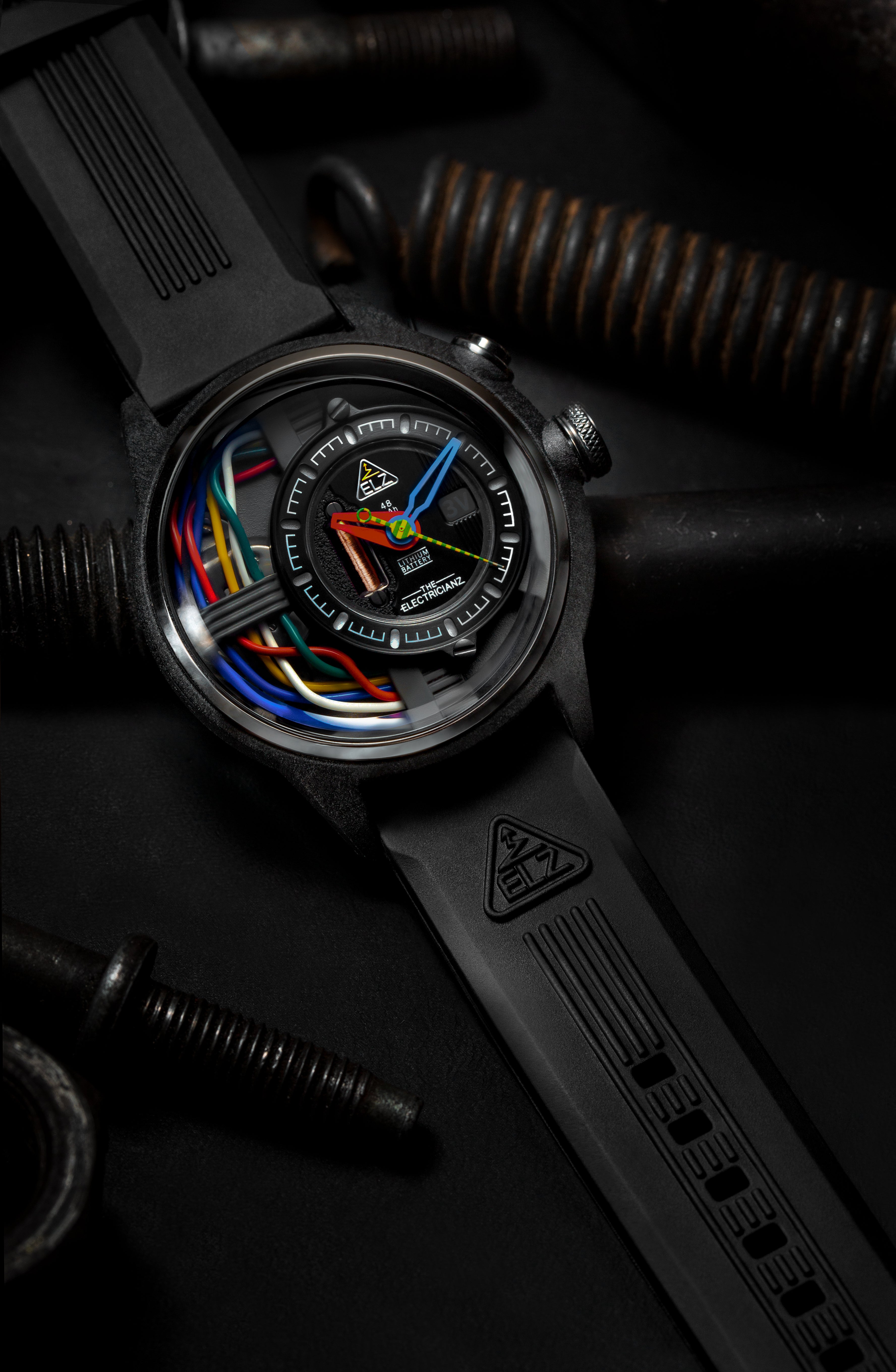 The carbon outlet z watch